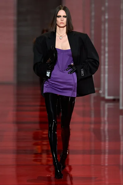 Look 4